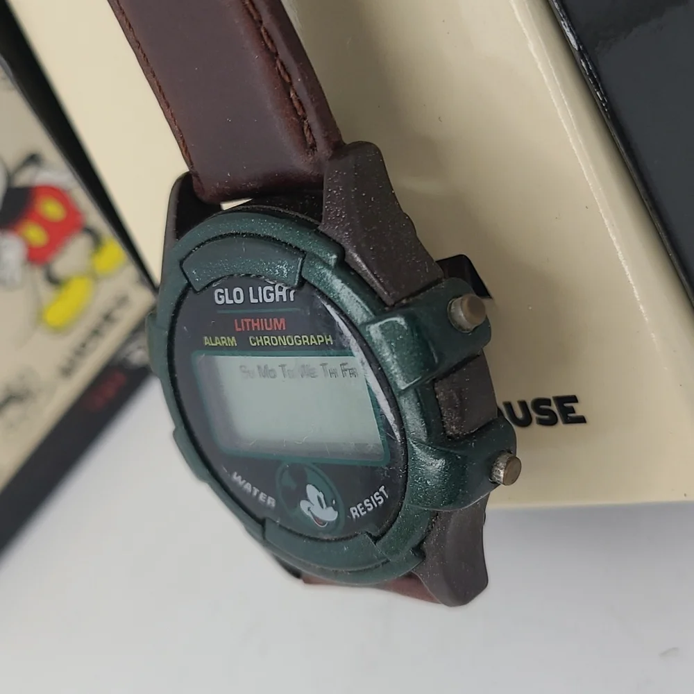 Vintage deadstock mickey mouse explorer glo watch ⌚ leather